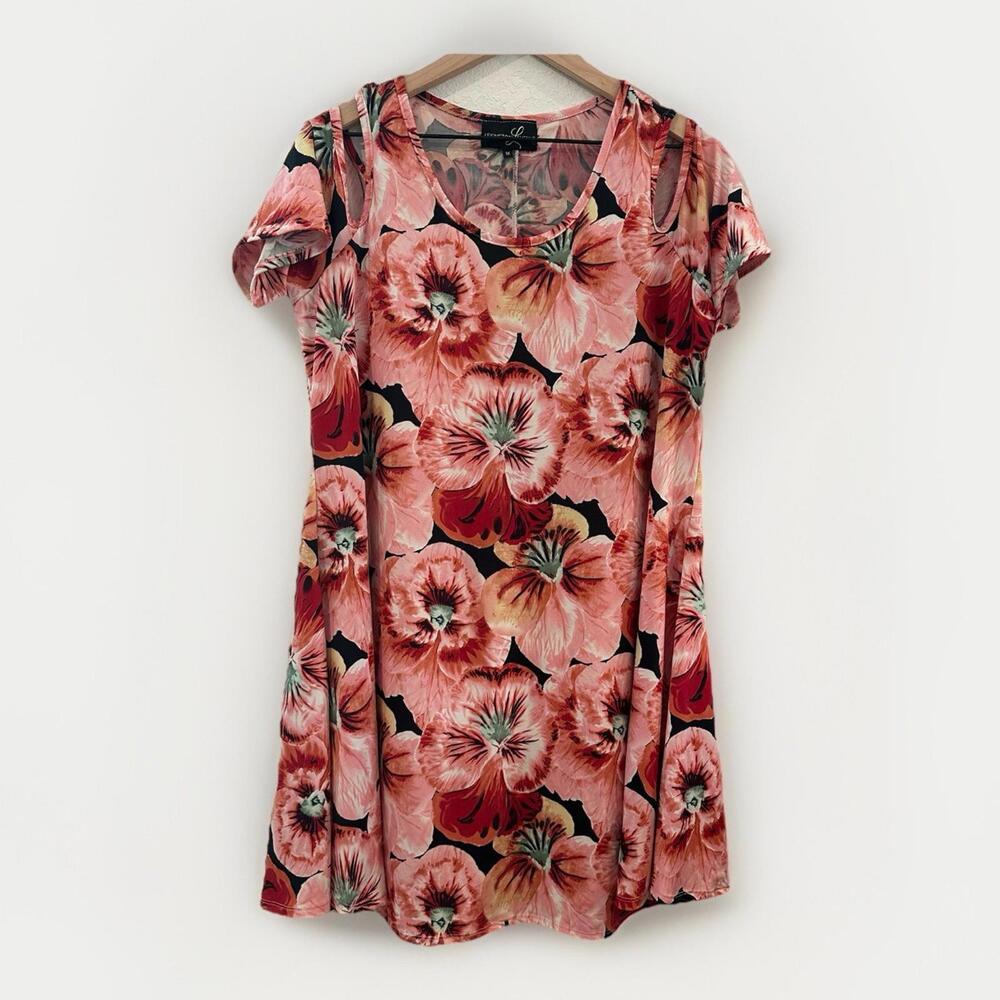 Lexington Ave 1X Women’s Cold Shoulder Floral Top